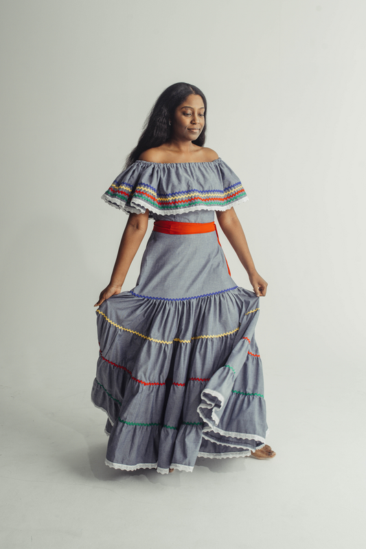 Robe traditionnelle haïtienne avec ric-rac coloré