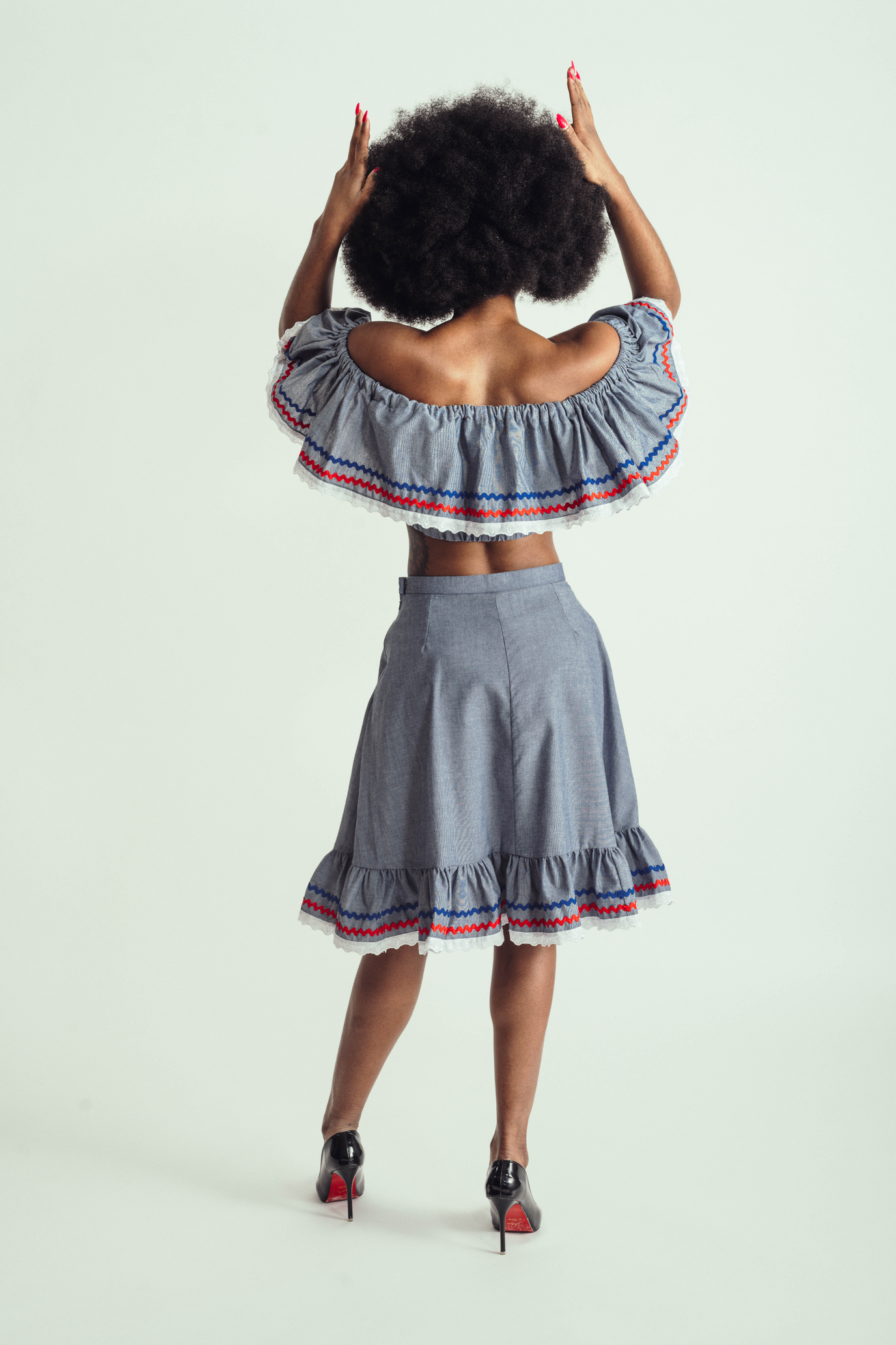 Jupe taille haute avec ric-rac bleu et rouge
