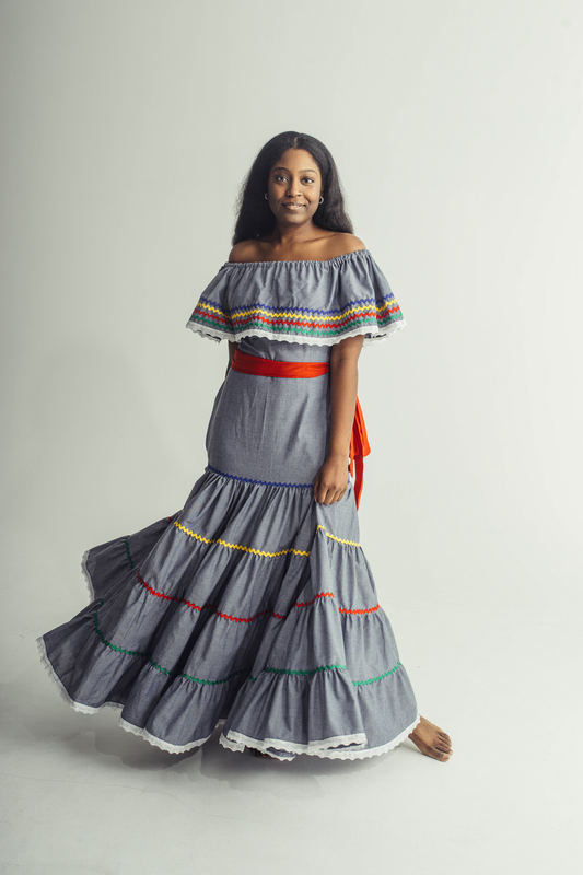 Robe traditionnelle haïtienne avec ric-rac coloré